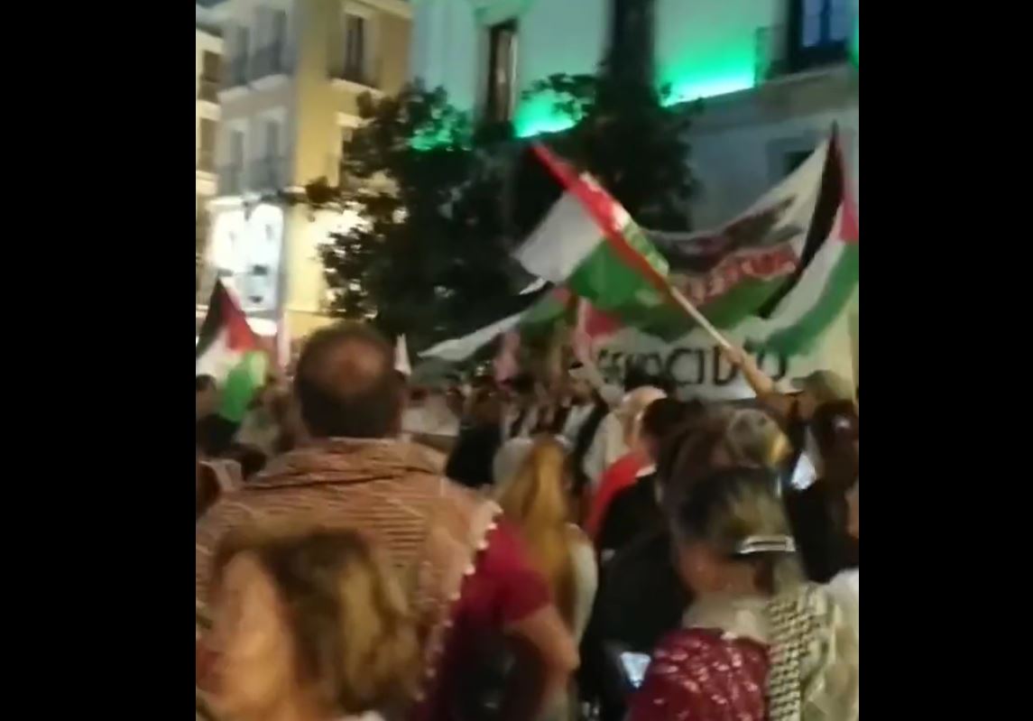 Video: Demonstrators in Granada, Spain denounce savage Israeli airstrikes on Gaza 