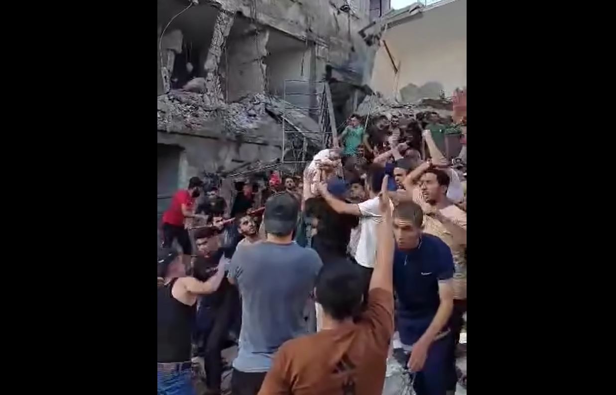 Video: Citizens Cheerful after finding little girl alive under rubble bombed by Israeli jets