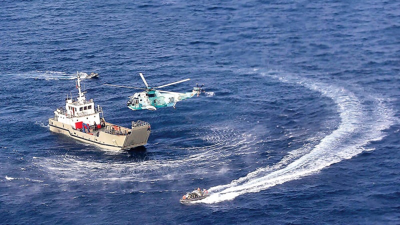 AL Iran Gelar Manuver Militer di Teluk Persia