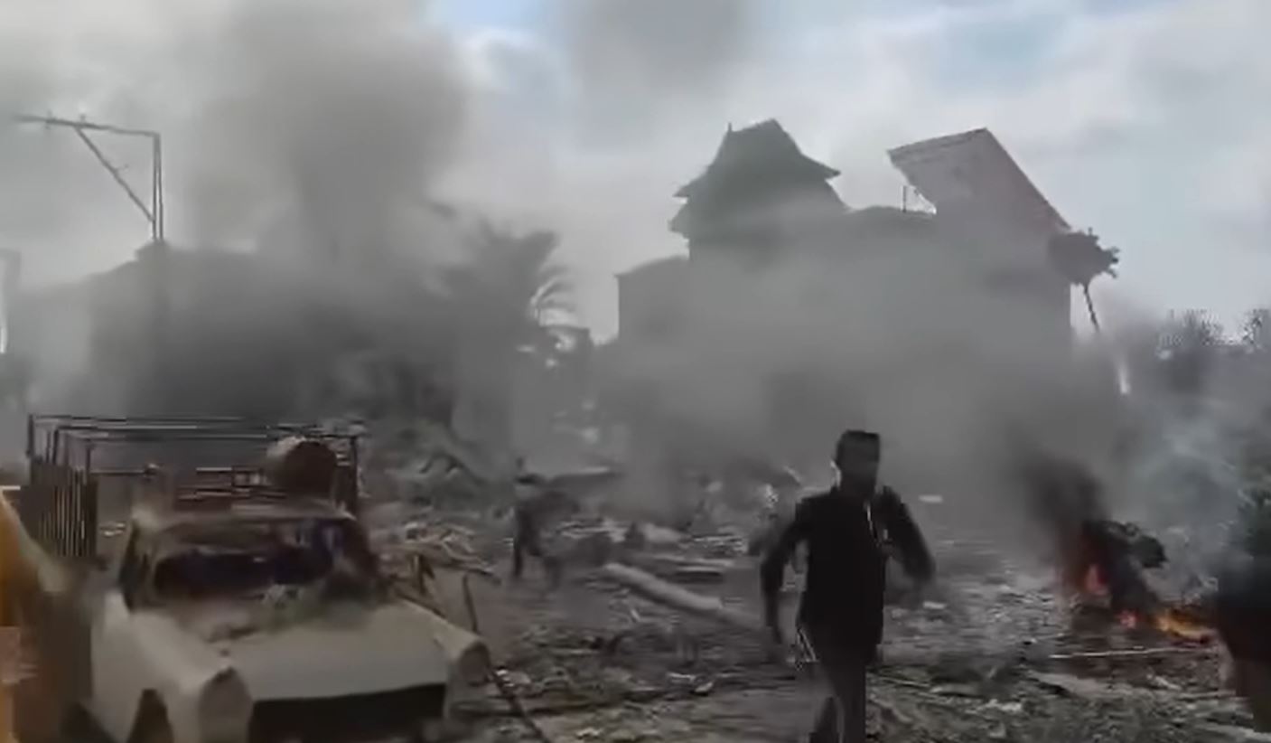 Video: Massive destruction after occupation warplanes targeted Deir al-Balah of Gaza