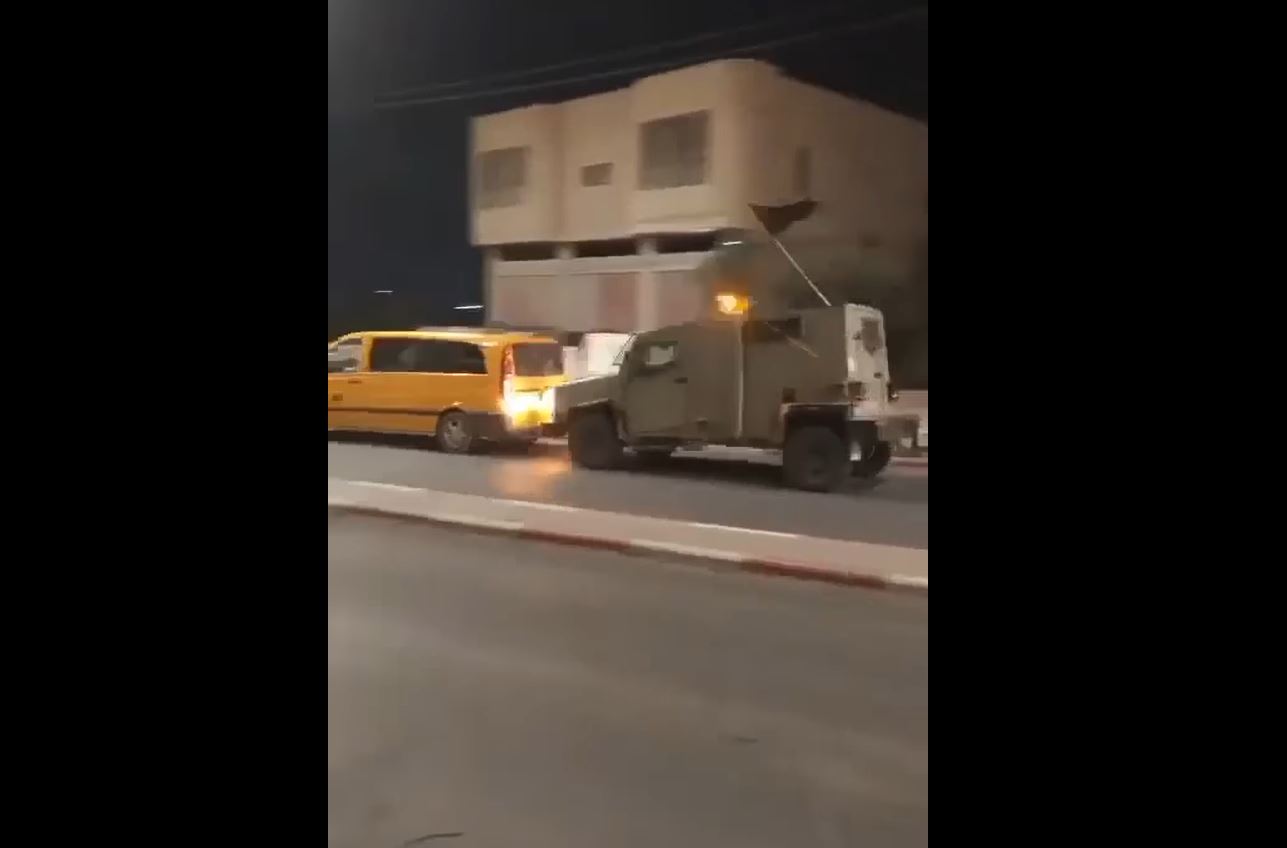 Video: Israeli military vehicle deliberately crashes into Palestinian vehicles S. Al-Khalil
