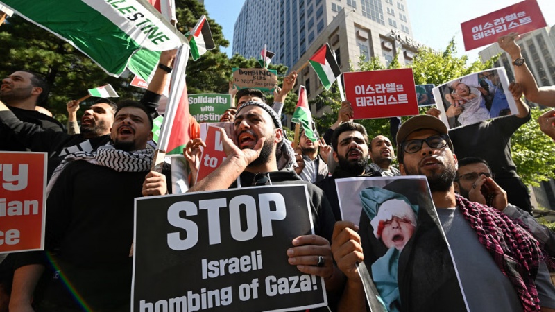 Menschen auf der ganzen Welt solidarisieren sich mit Gaza, während Israel Bombardierung fortsetzt