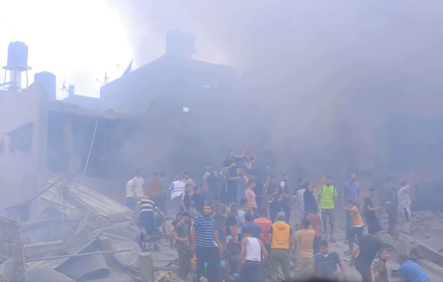 Video: Pure panic everywhere you look inside Gaza...