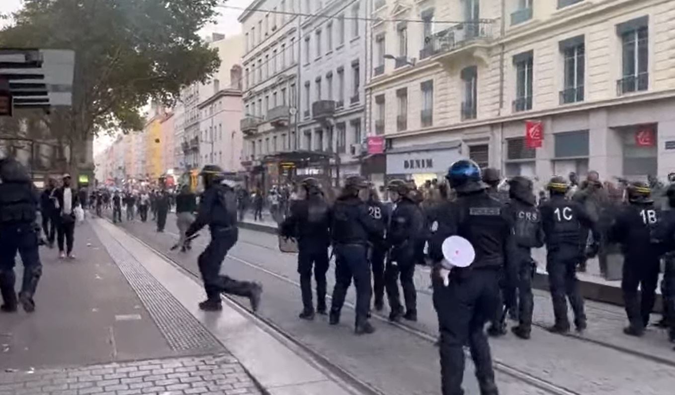 Video: French police brutally suppress pro-Palestine protest in Lyon 
