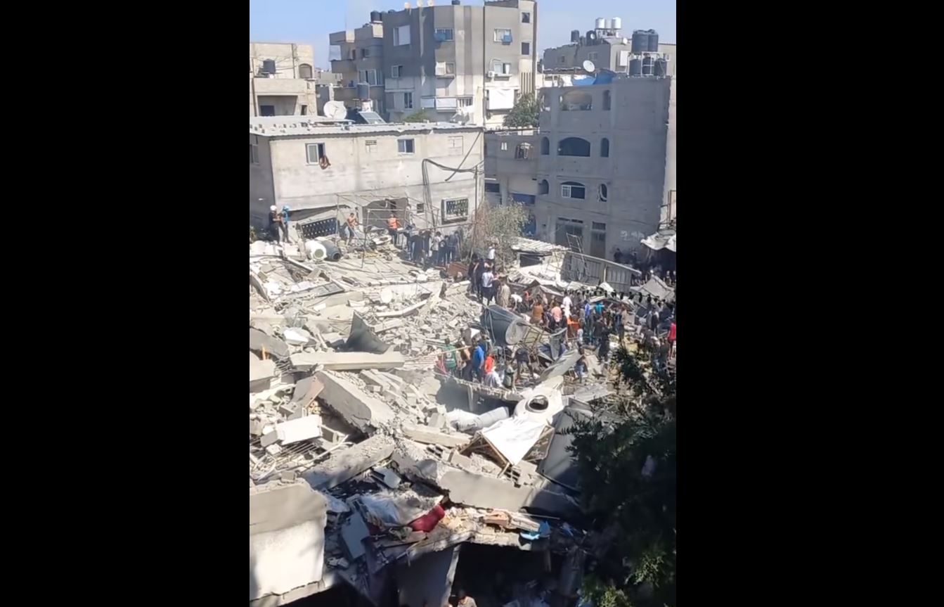 Video: Many civilians killed, injured at Israeli airstrikes flattened residential complex in Jabalia refugee camp