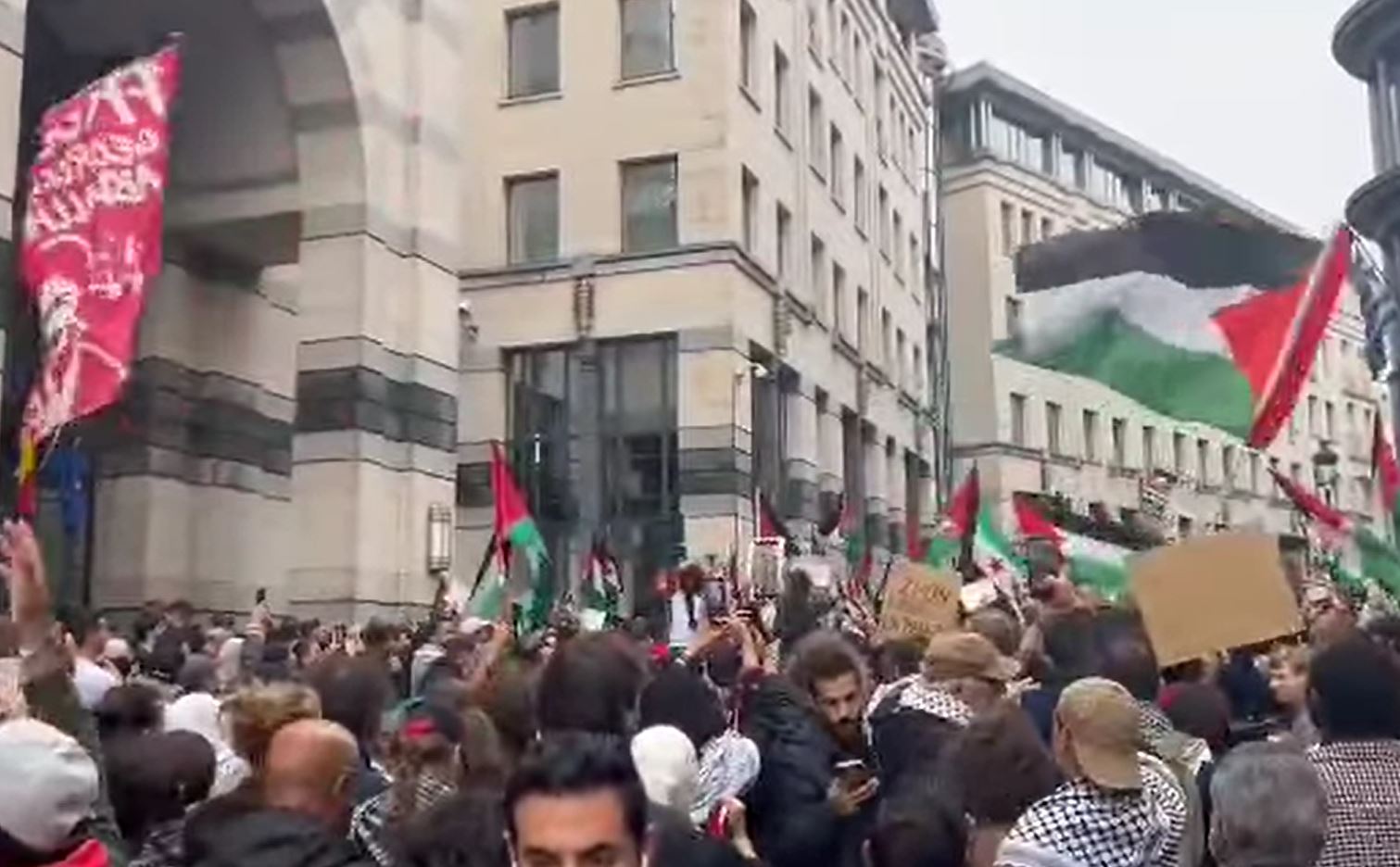 Video: Activists in Brussels protest outside Belgian Ministry of FA in support of Gaza