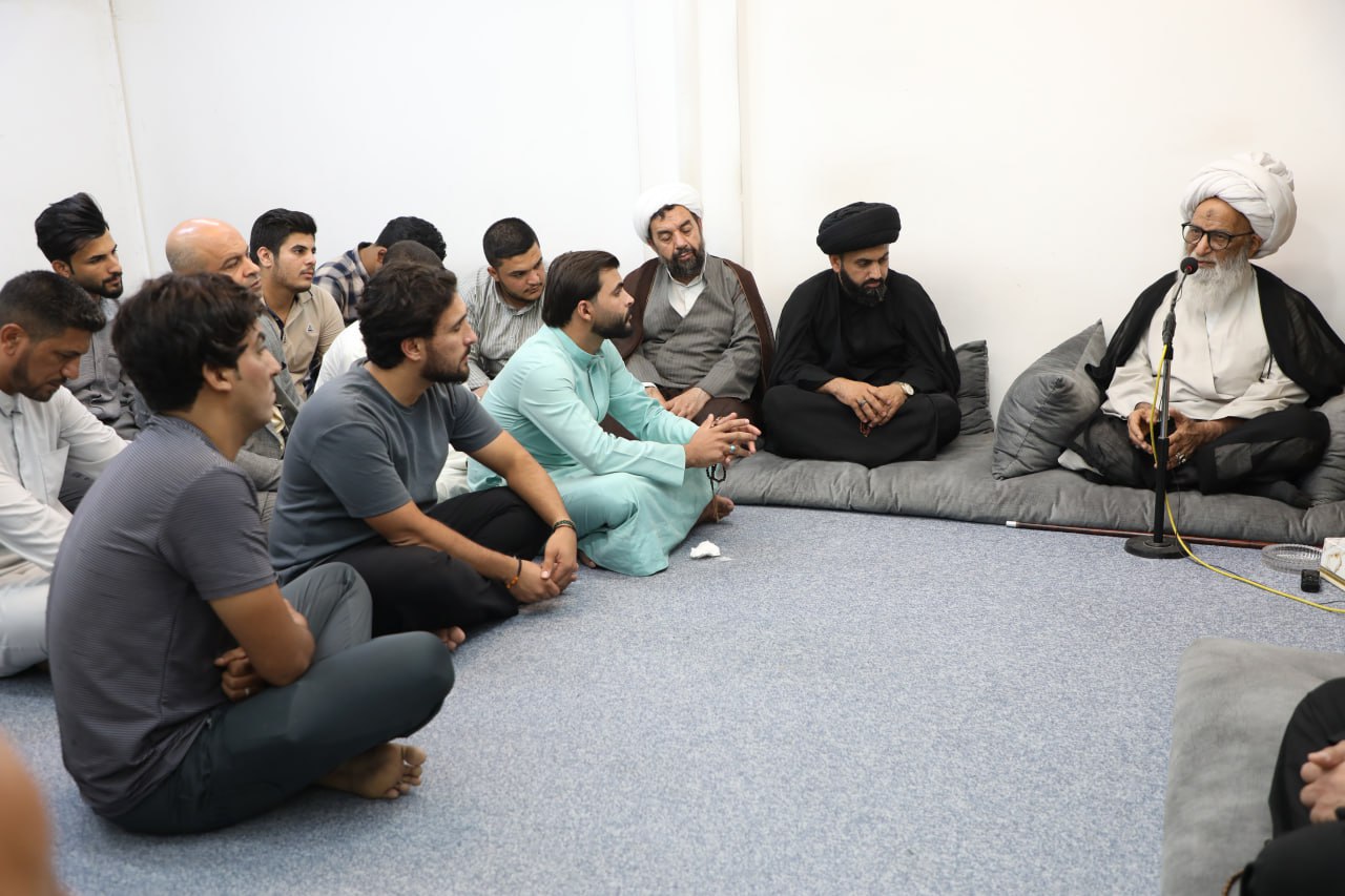 آية الله النجفي: الحجاب هوية المرأة وهوية المجتمع 