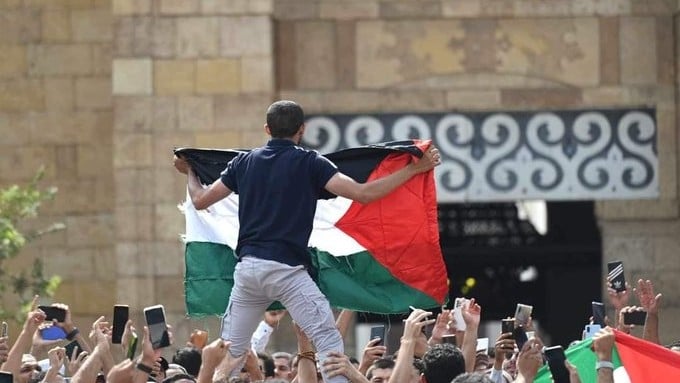 Video: Egyptians hold demonstration at Cairo mosque in solidarity with Palestinians