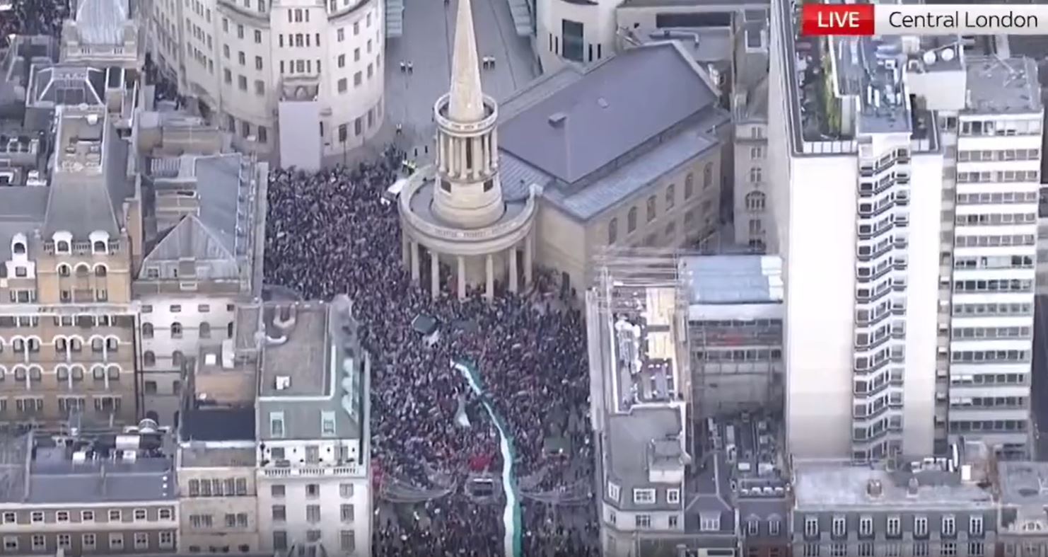 Video: Thousands protest in London in condemnation of Israel crimes in Gaza