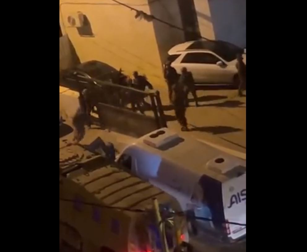 Video: Occupying Israeli army carries out mass detention in Nablus, N West Bank