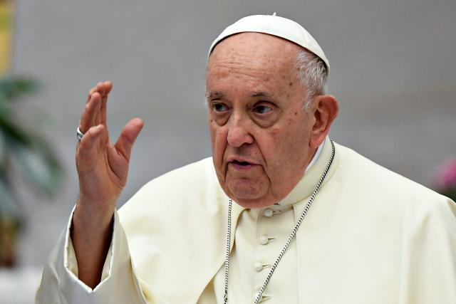 Pope Francis urges respect for humanitarian law in Gaza