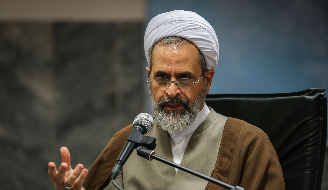Islamic governments should stop normalizing ties with Zionist regime: Top cleric