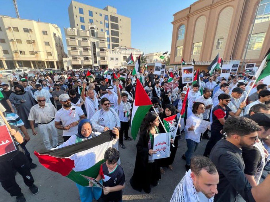 Mass protests in Bahrain supporting Palestinian resistance