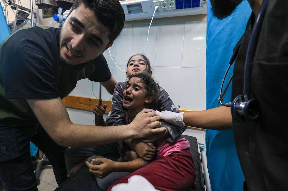 "الوفاق" تدين مجزرة الاحتلال بمستشفى "المعمداني": النظام البحريني شريك بها لاستمراره بالتطبيع