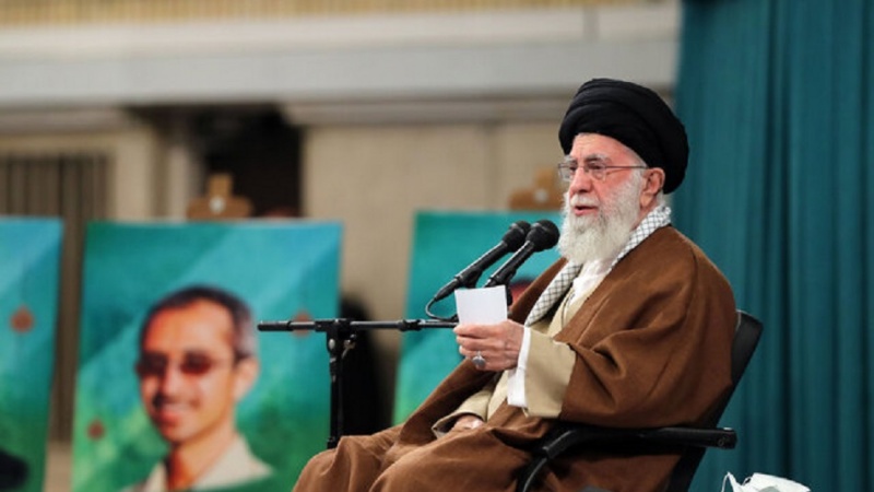 İslam İnkılabı Rehberi'nin Siyonistlerin cinayetlerinin devamı konusundaki uyarısı