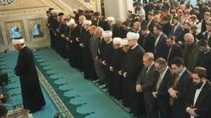 Video: Muslims pray for Palestinian victims in Moscow Grand Mosque