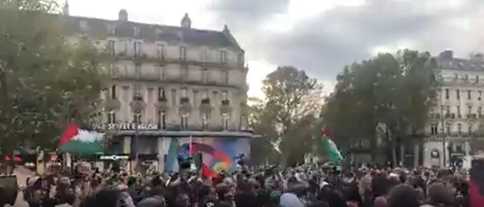 Video: Protest in solidarity with Palestinian people in Paris, France now