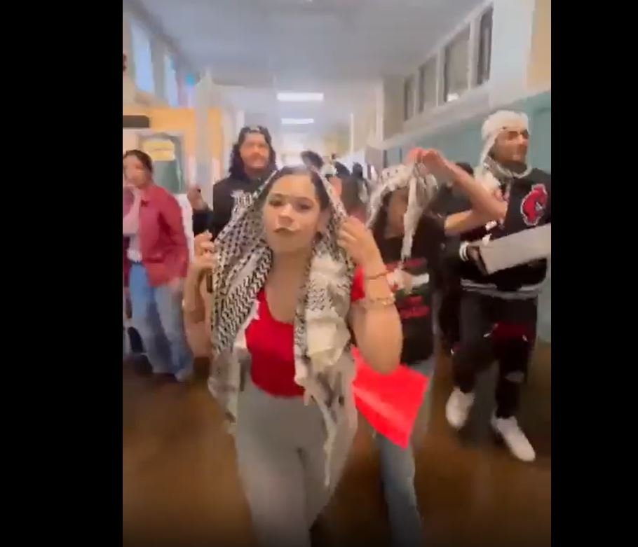 Video: Pro-Palestine students at Balboa High School in San Francisco, US chant for Palestine