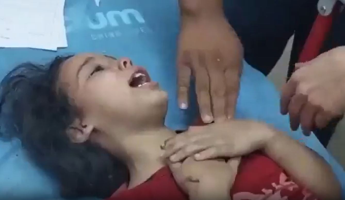 Video: Palestinian child cries in pain looking for her mom at Gaza hospital