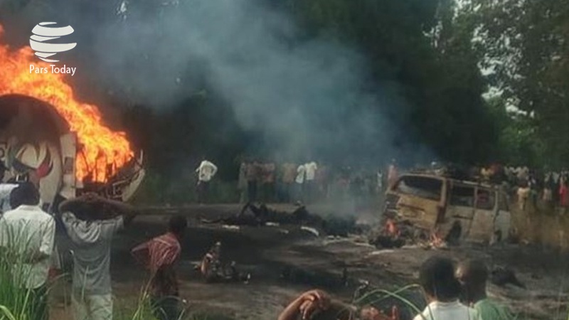 Nijerya'da akaryakıt taşıyan tankerdeki patlamada 20 kişi öldü 