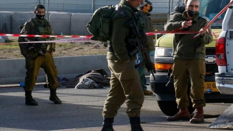 Tre palestinesi, tra cui un bambino, sono stati feriti al centro di Al-khalil Tre palestinesi, tra cui un bambino, sono stati feriti al centro di Al-khalil