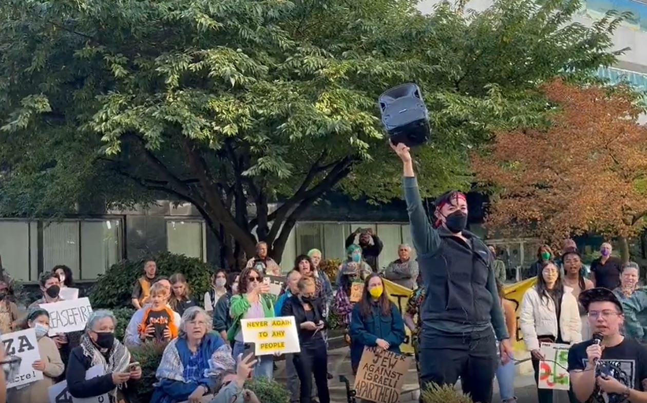 Video: Pro-Palestine protesters in Portland, Oregon State, hold solidarity with Gaza people