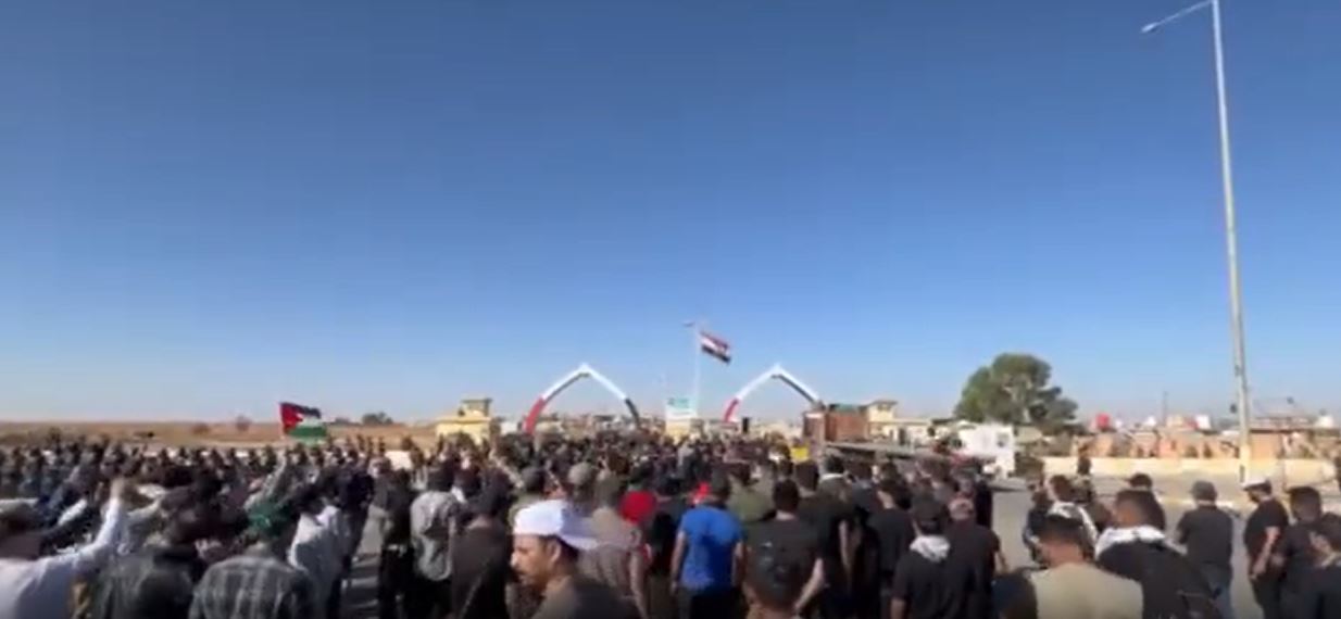 Video: Iraqi people in support of Gaza reached border crossing of Tarabil, Jordan