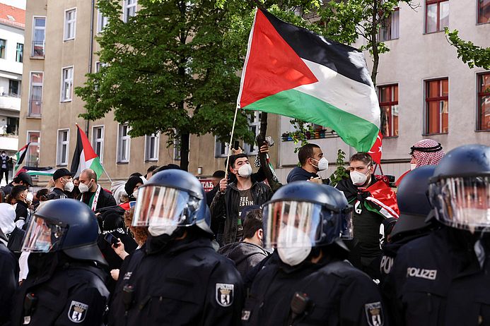 Muslim shopkeepers in Berlin rally in solidarity with Gaza (+Video)