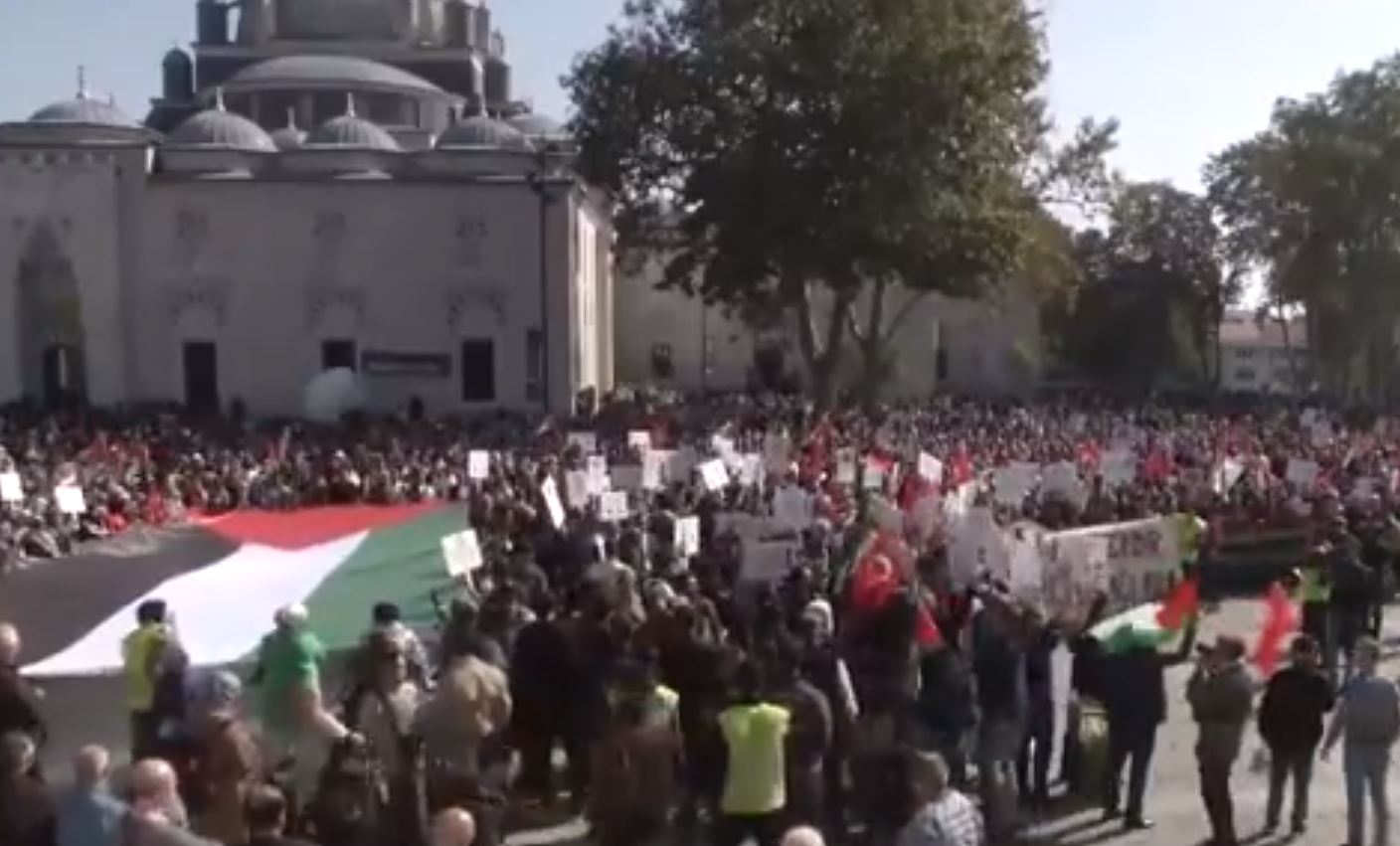 Video: Thousands rally near Bayezid Mosque of Istanbul, Turkiye, against Israeli genocide in Gaza