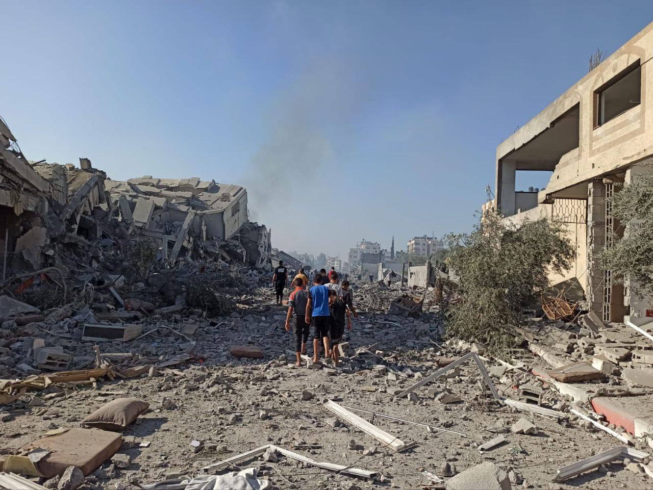 Cühüd faşistləri Qəzzədə Fələstinin Əl-Zəhra bələdiyyəsini bombaran etdi -Video