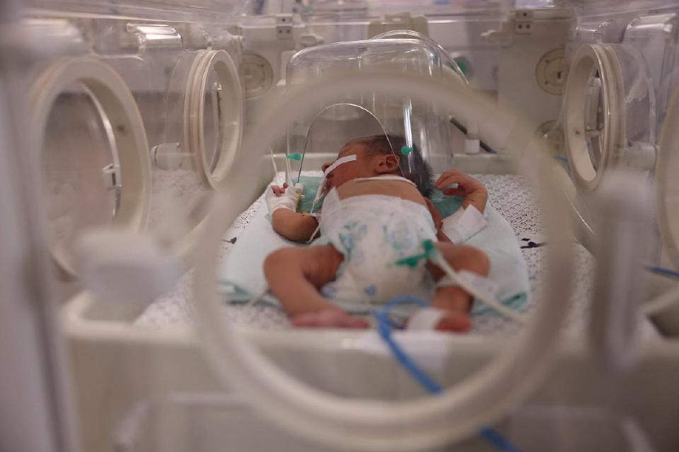 120 bayi inkubator berisiko selepas Israel potong bahan api Gaza