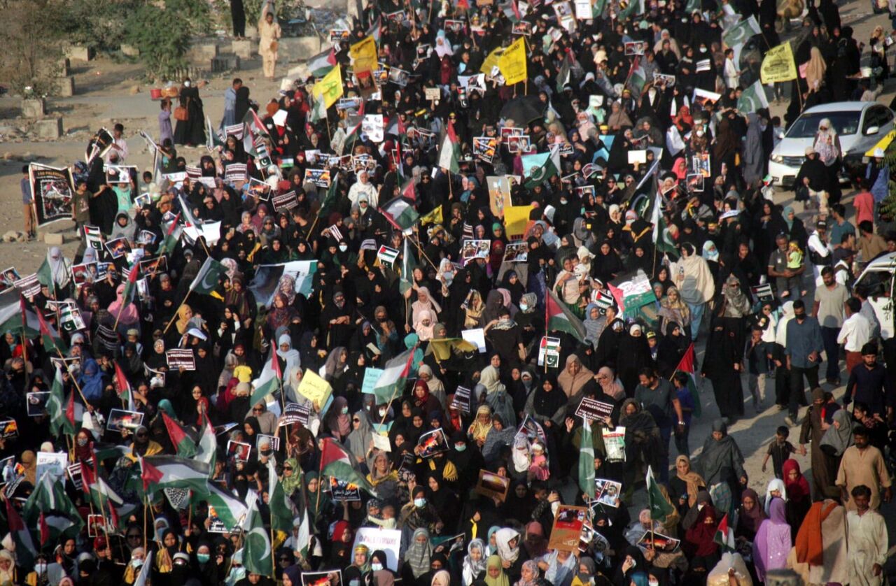 Pakistani women rally in Karachi in solidarity with Gaza people