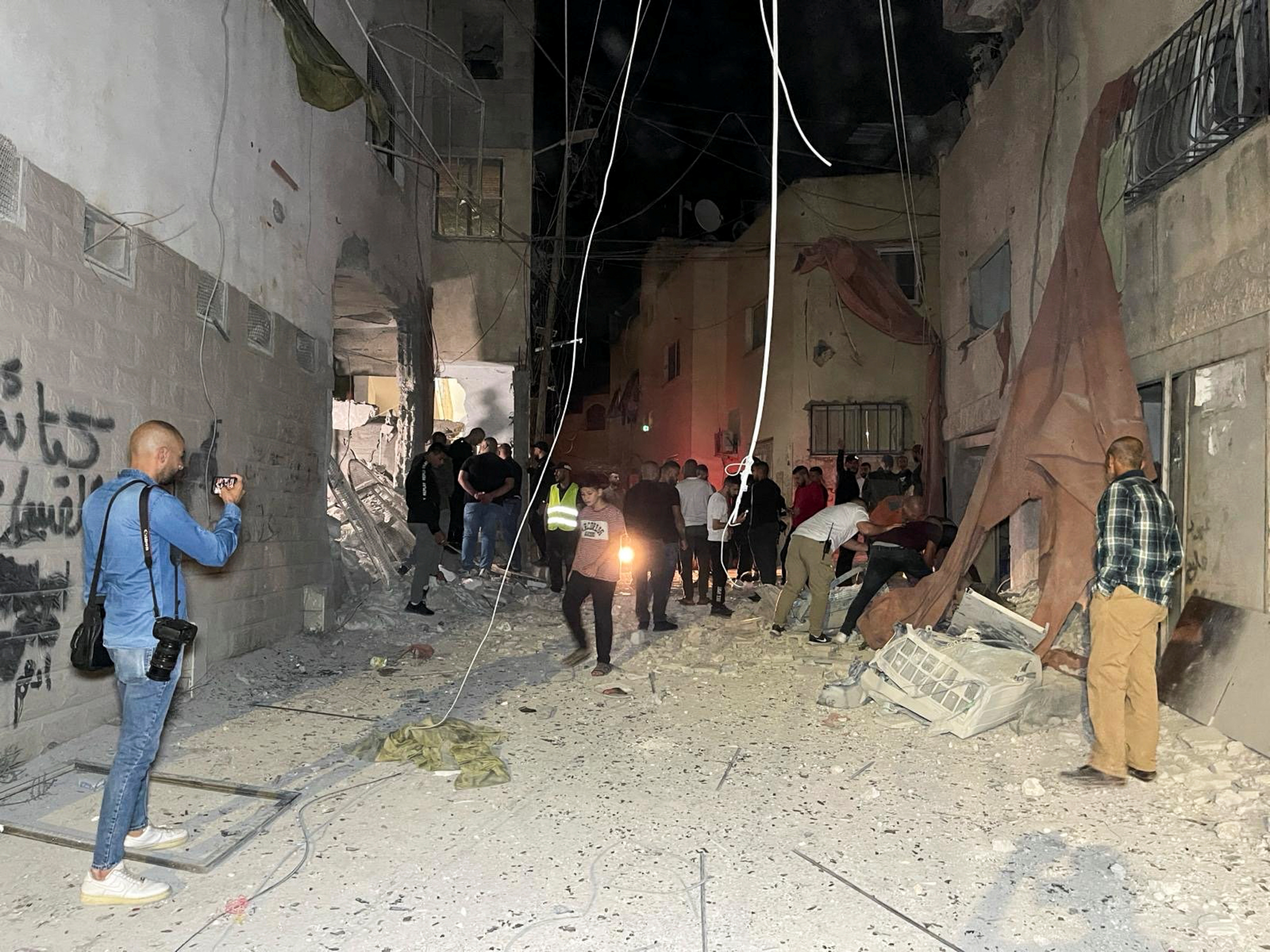 Two Palestinians martyred, 3 injured in Israeli strikes on Jenin mosque