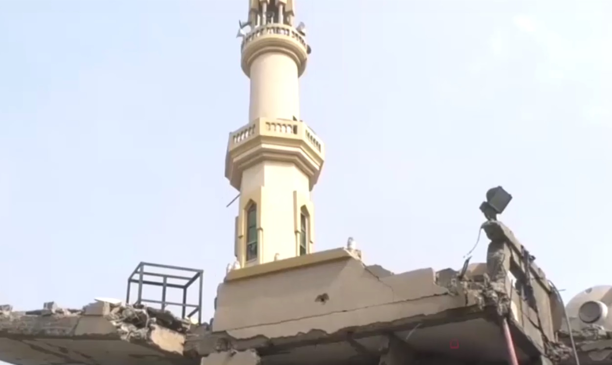 فيديو | استهداف مسجد النور المحمدي في قطاع غزة من قبل طائرات الاحتلال