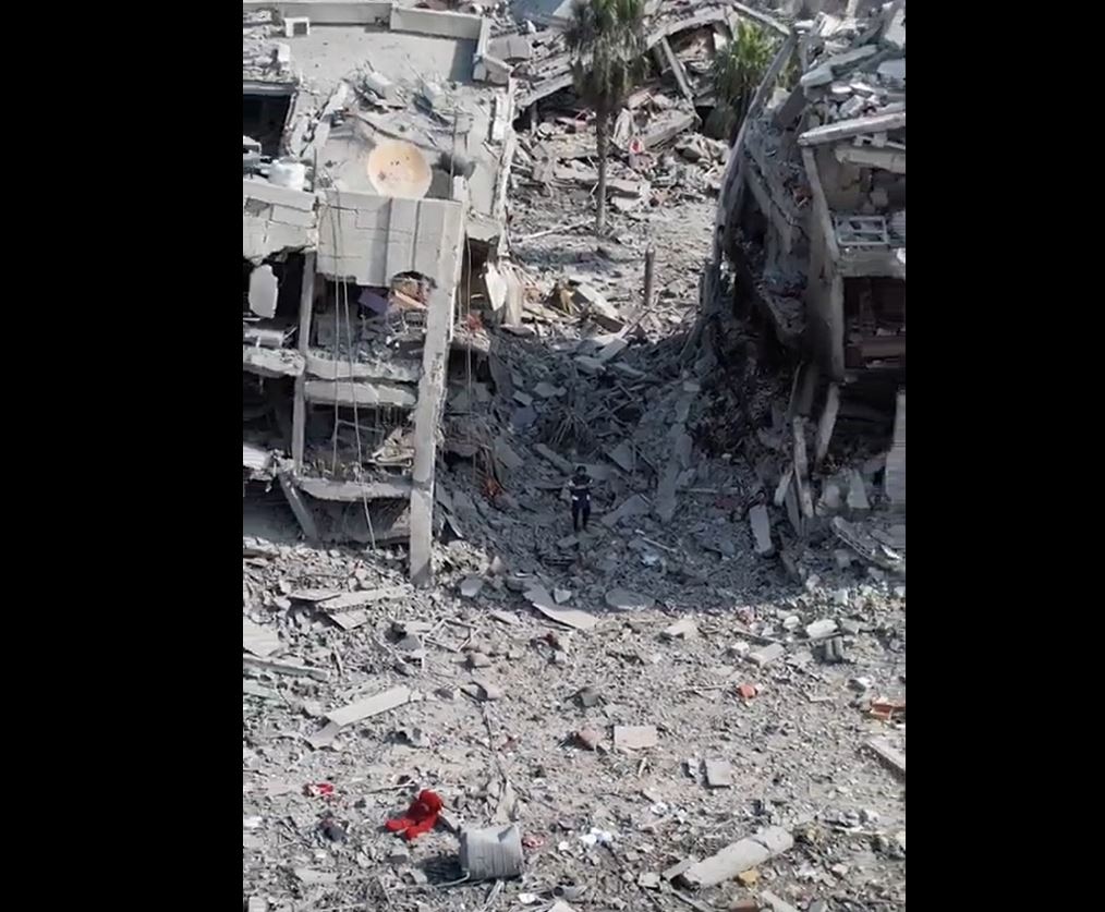 Video: Formidable destruction in Gaza's Al Zahra city filmed by Palestinian journalist