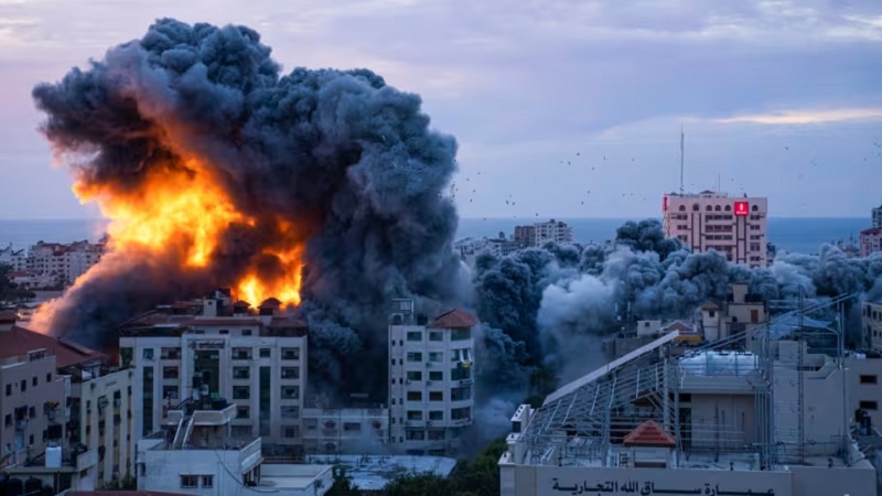 ガザ空爆が、わずか一昼夜で３００回以上に