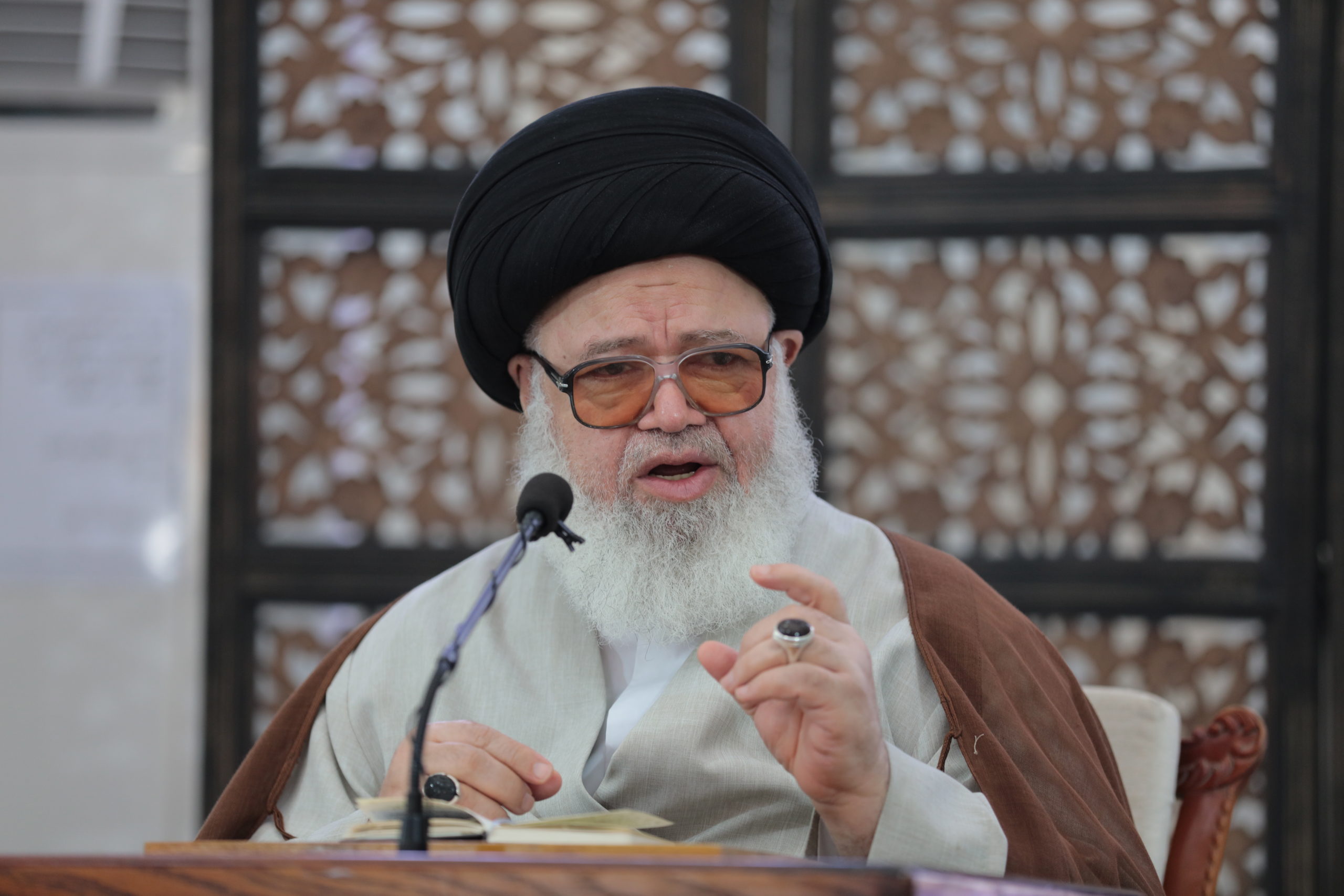 العلامة الغريفي: أبطالنا في فلسطين ليسوا إرهابيين أو متطرّفين بل أبطالٌ يدافعون عن أرضهم وقُدسهم وكرامتهم