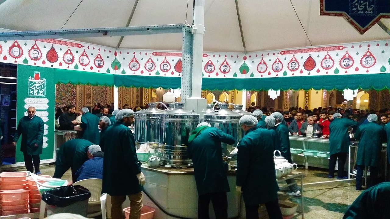 برپایی چایخانه امام رضا (ع) همزمان با شب شهادت حضرت فاطمه معصومه(س) در رشت