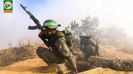 Barat Labeli Hamas sebagai Teroris, Rahbar Tanggapi Tegas