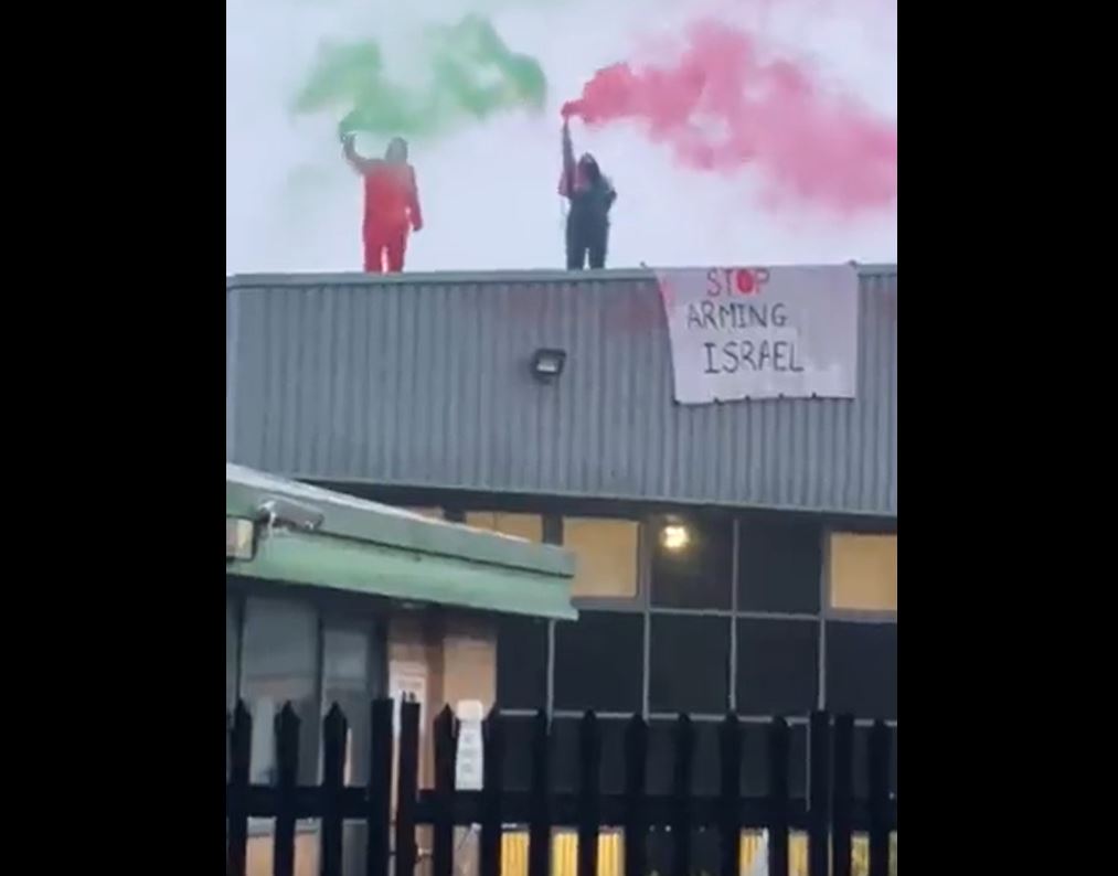Video: Pro-Palestine activists conquare Howmet weapons factory in Leicester, England 