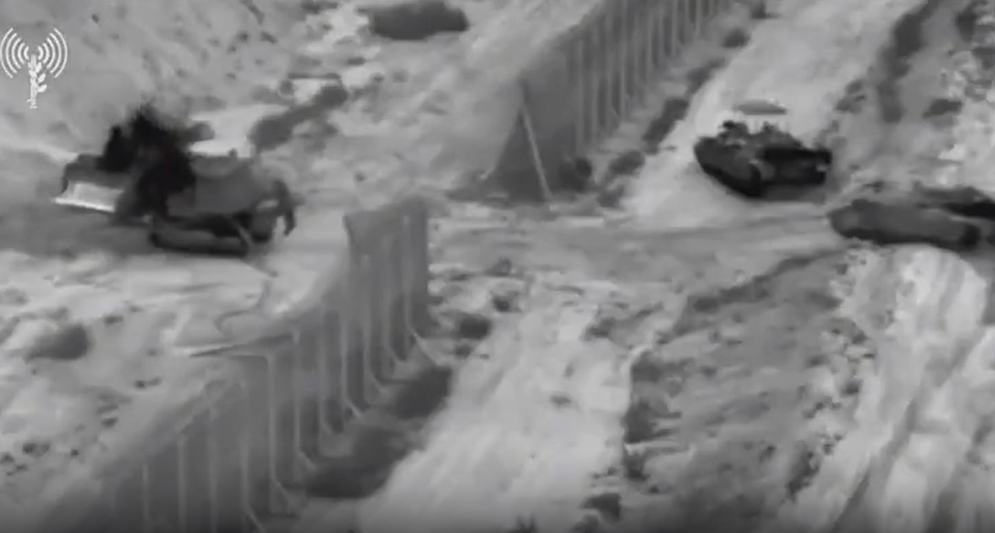 Video: Israeli army storm Gaza by land but failed at entrance