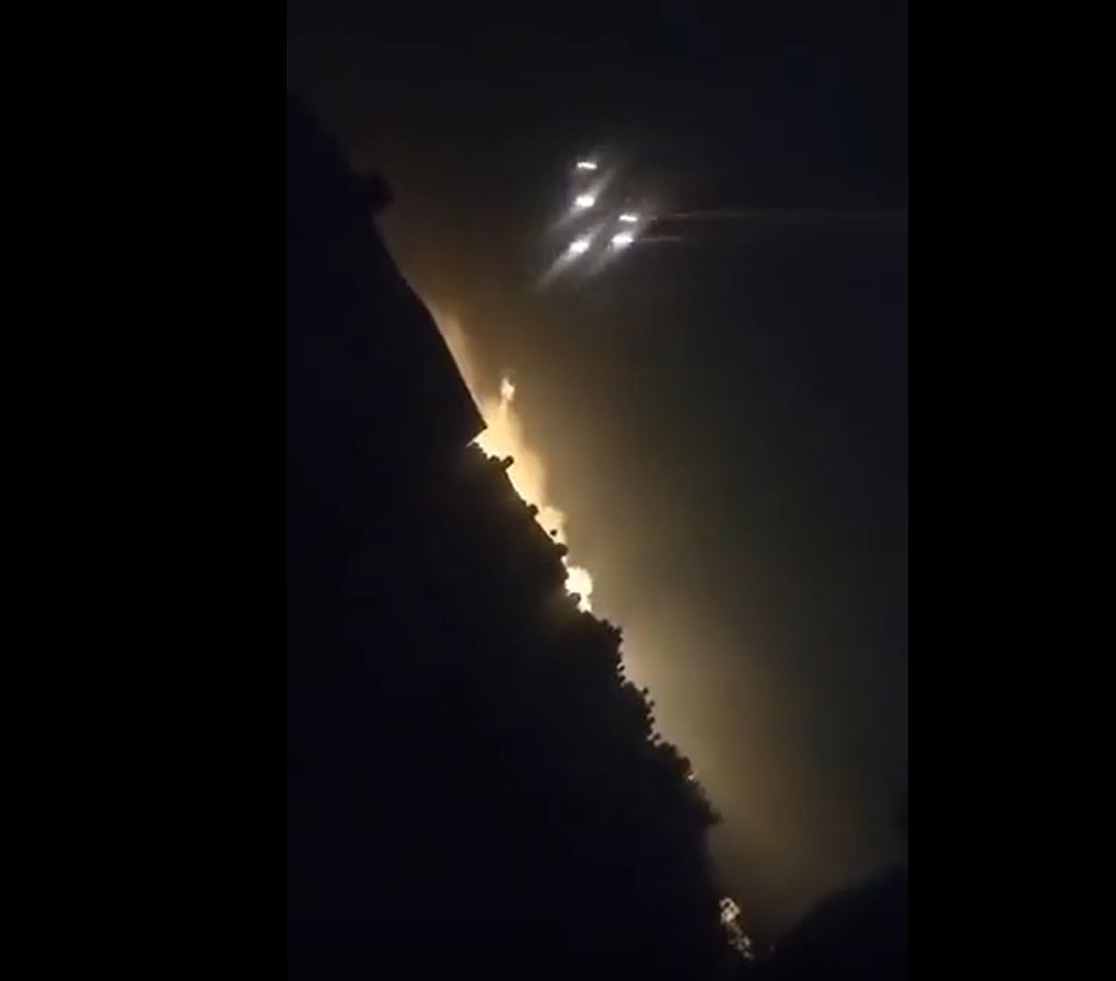 Video: Israel's warplanes drop white phosphorus bombs on Al Sheikh Ridwan of Gaza last night