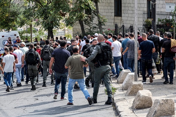 Israeli forces suppress Al-Aqsa worshipers for 3rd consecutive Friday 