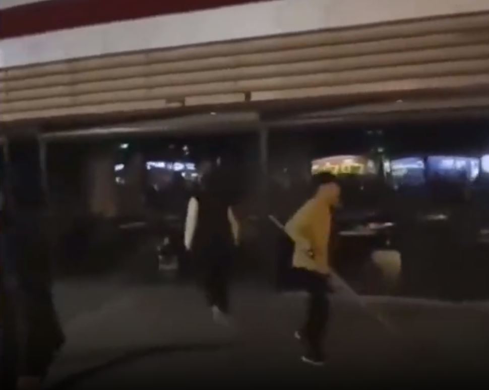 Video: Protesters in Diyarbakır, Turkey break into Starbucks against its support to Israel's crimes in Gaza