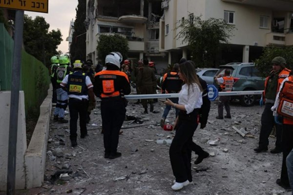 Video / Direniş roketi Tel Aviv'i vurdu