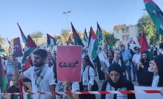 وقفة حاشدة لـ "البحرينية لمقاومة التطبيع": "لا سفارة صهيونية على الأرض البحرينية"