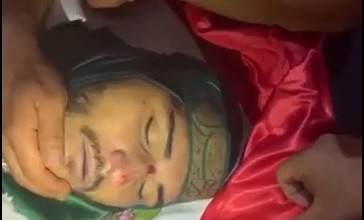 فيديو | دموع شهيد حزب الله تجري بعد سماع ذكر مصيبة السيدة الزهراء (س)