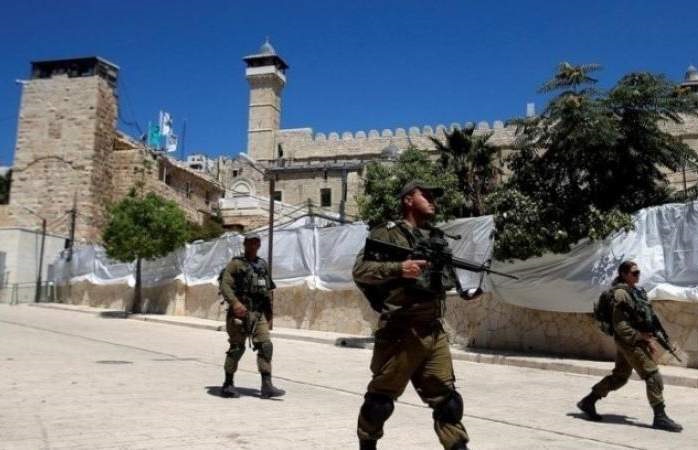 العدو الصهيوني يواصل إغلاق المسجد الإبراهيمي أمام الفلسطينيين ويفتحه للمستوطنين