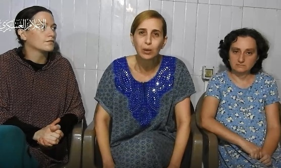 فیديو | اسيرات صهاينة لدى القسام يوجهن رسالة لنتنياهو