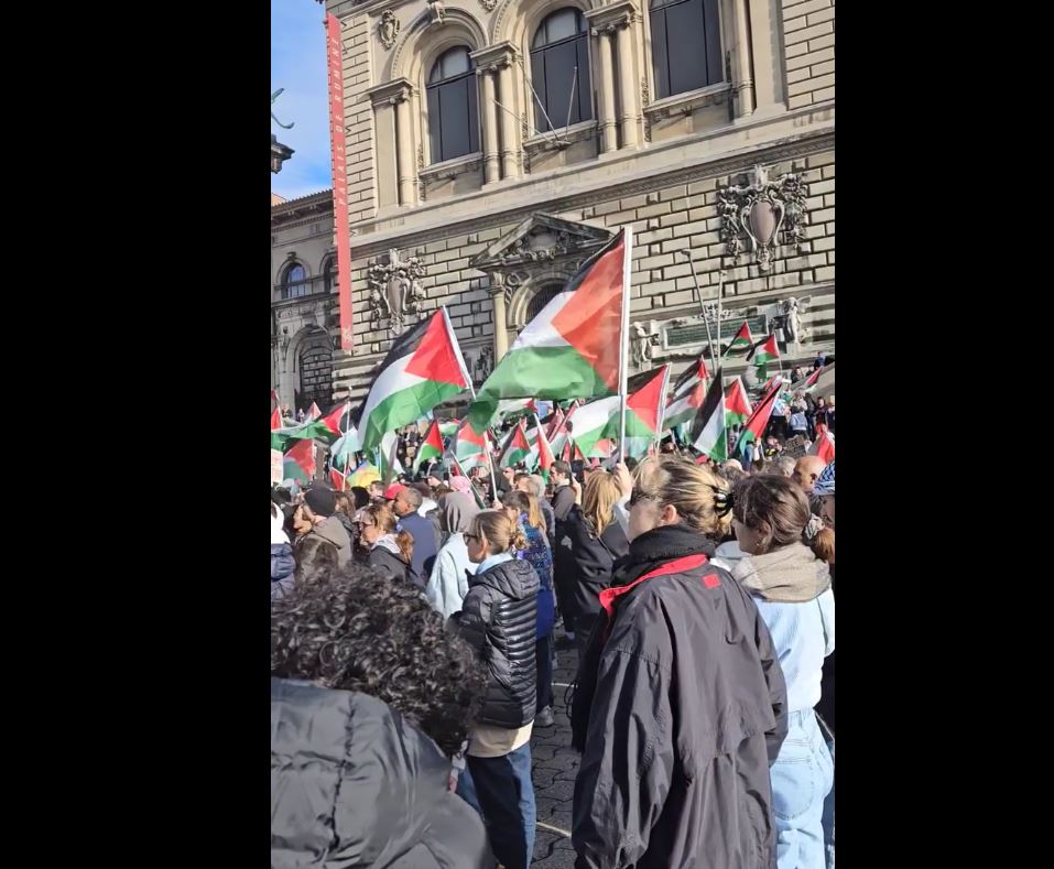 فيديو / مسيرة حاشدة في لوزان بسويسرا تضامنا مع الشعب الفلسطيني في غزة